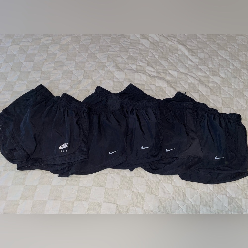 5 Pairs of Women’s Nike Shorts Sz Small